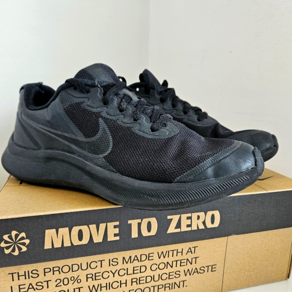 Nike Tennis Shoes Black Youth Size 5